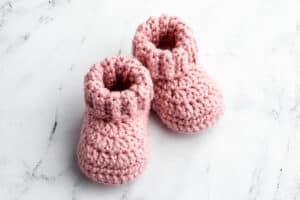 Classic Crochet Baby Booties with Folded Cuff - Free Pattern - Sarah Maker