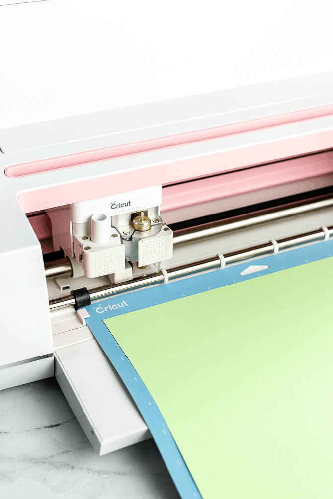 How to Cut Paper and Cardstock on Cricut: A Beginner's Guide