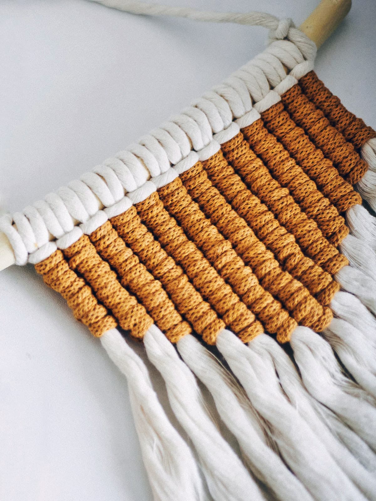 How to Macrame Get Started with this Easy Beginner's Guide