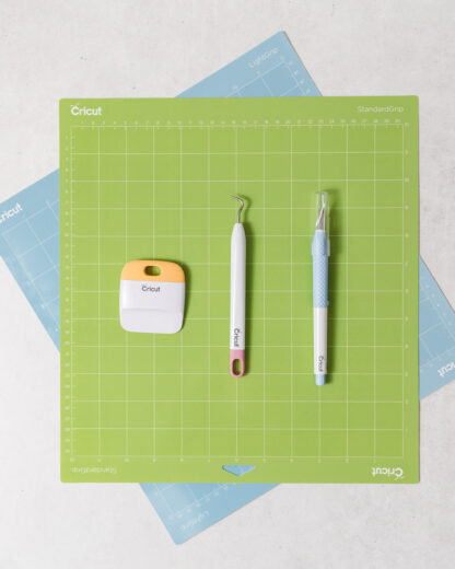How to Use a Cricut Machine for Beginners - Sarah Maker