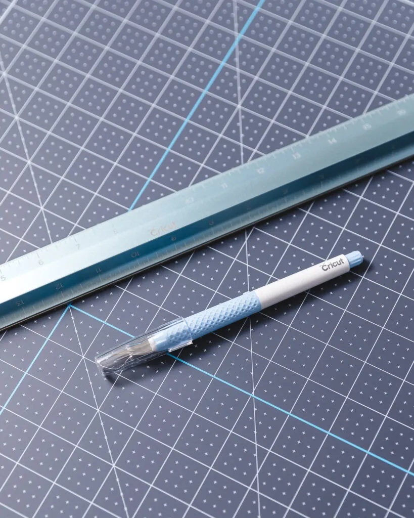 Cricut 18 Metal Cutting Ruler - Blue