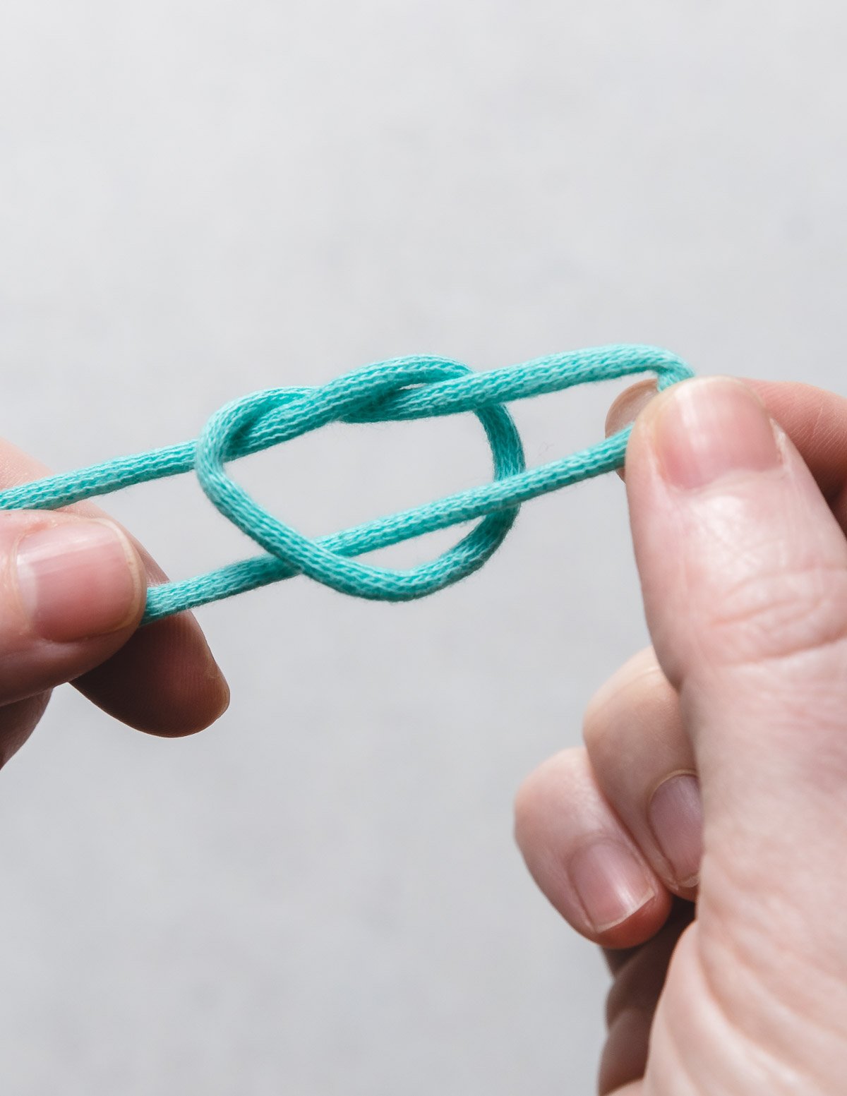 How to Make a Slip Knot for Crochet 2 Easy Methods Sarah Maker