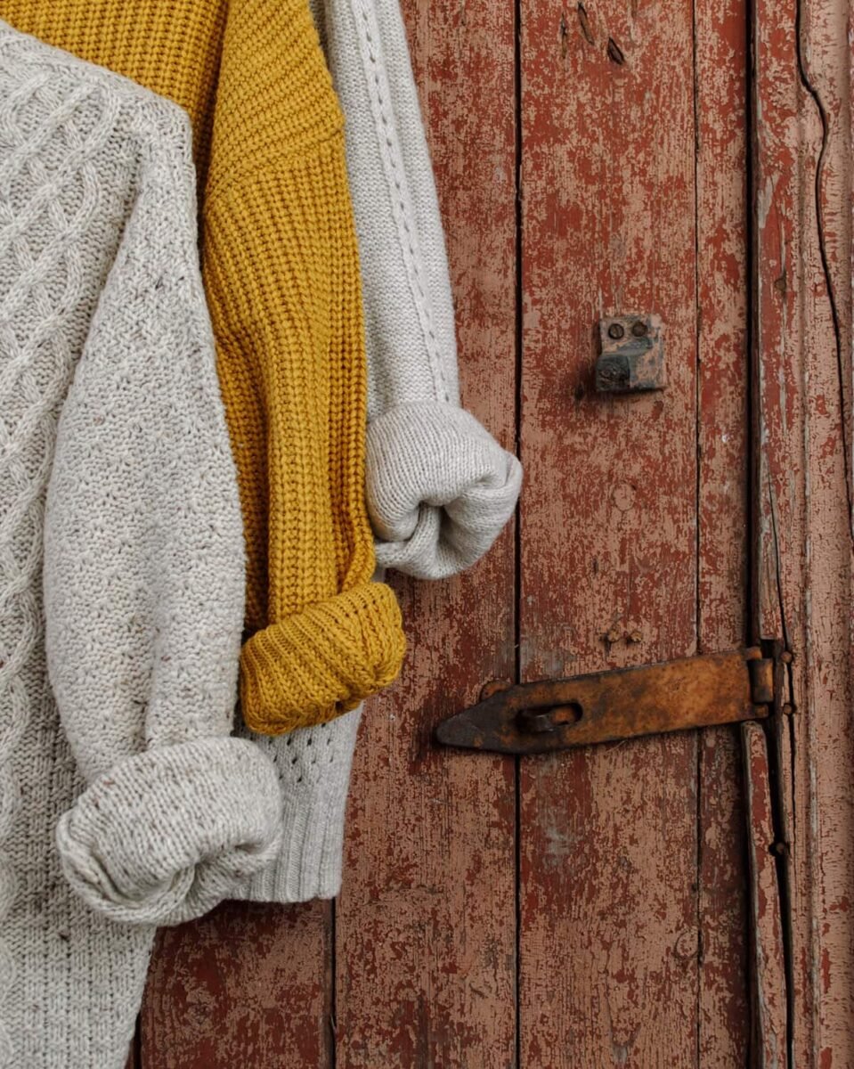 25 Free & Easy Sweater Knitting Patterns (Great for Beginners!)