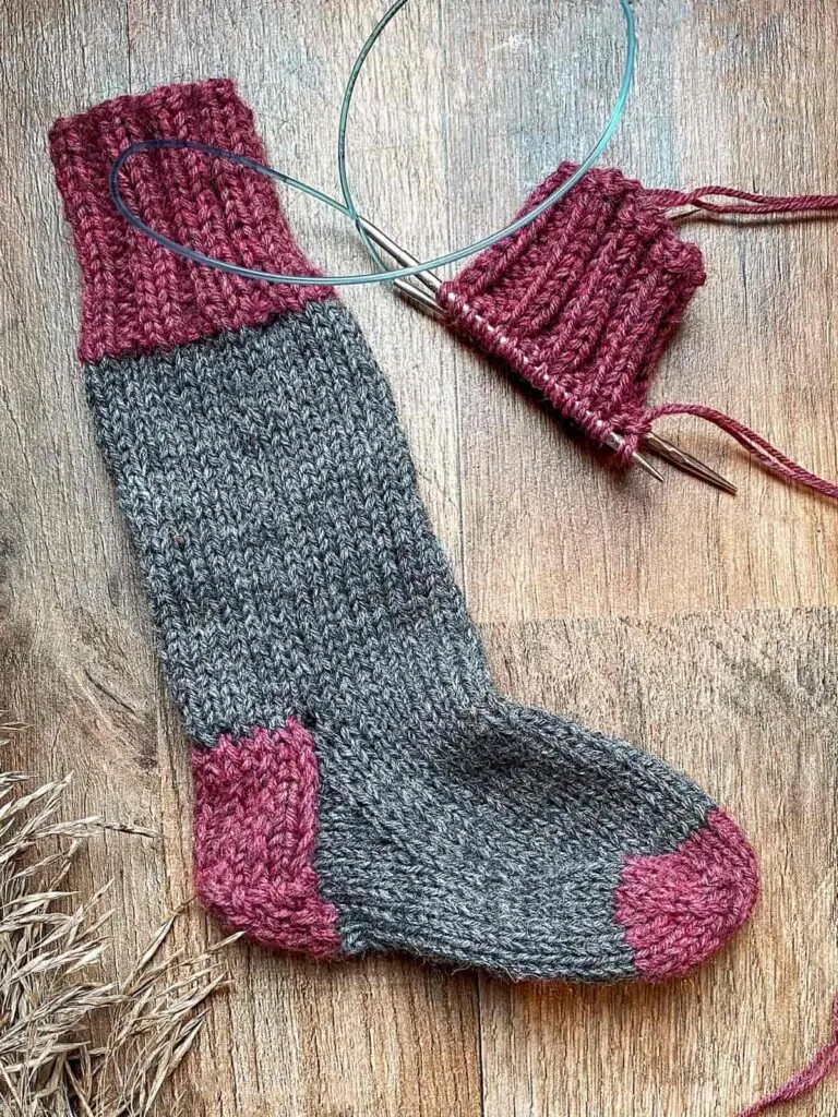 Free Sock Knitting Pattern (Easy + Simple For Beginners) - Handy