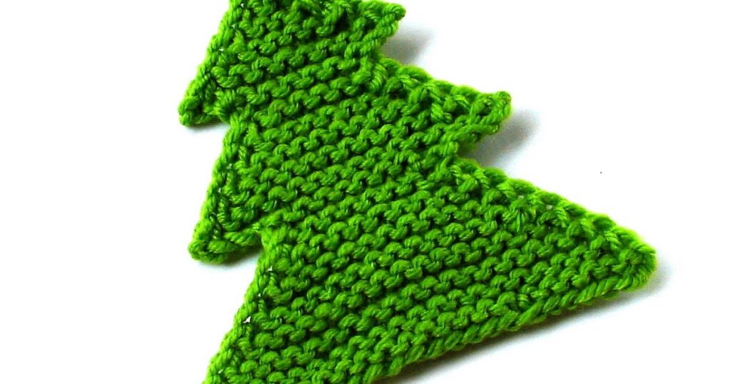 25 Free Christmas Knitting Patterns - Sarah Maker