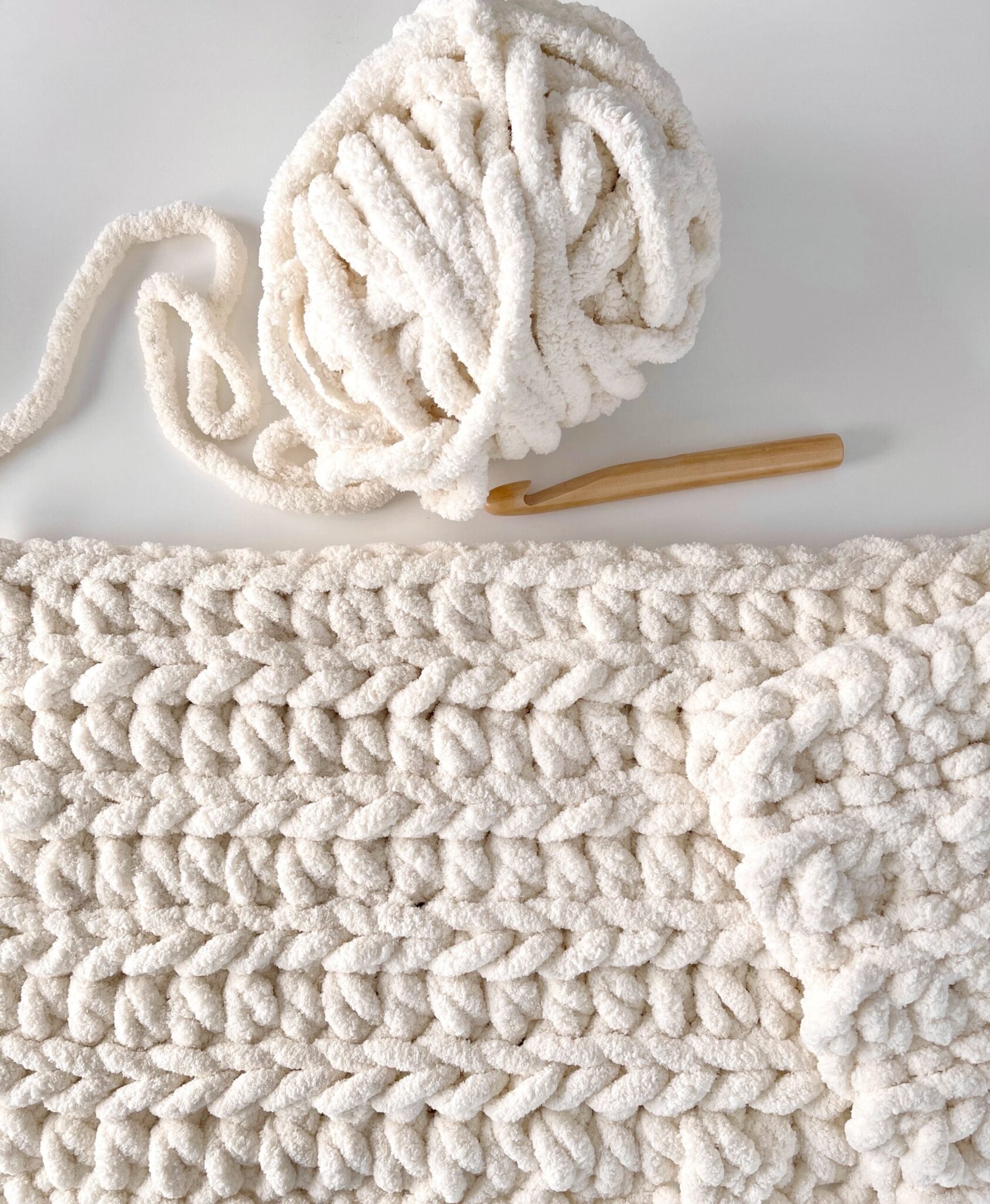 27 Free Bernat Blanket Yarn Patterns to Crochet - Sarah Maker