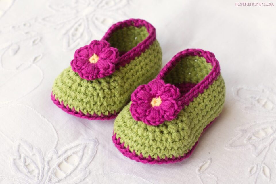 15 Free Crochet Baby Booties Patterns (Great for Beginners!) - Sarah Maker