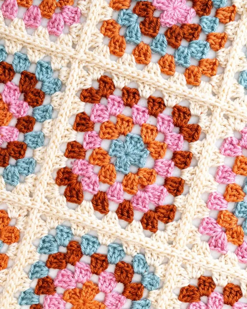 https://sarahmaker.com/wp-content/uploads/2023/08/sarahmaker-grannysquareblanket-11-819x1024.jpg.webp